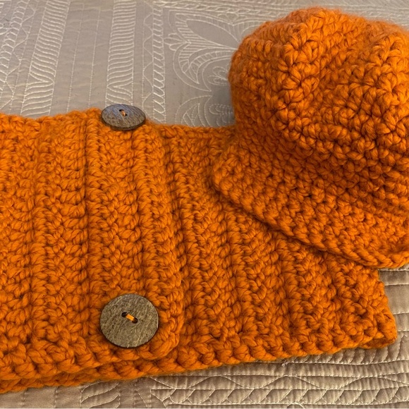 Burnt Orange Coat Collar/Scarf with matching News Boy Cap - Picture 5 of 6